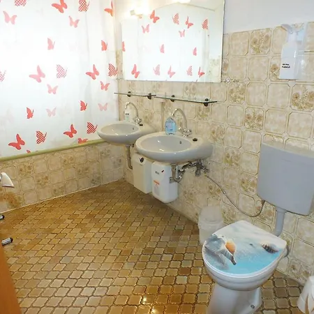 Lange Erdgeschoss Daire